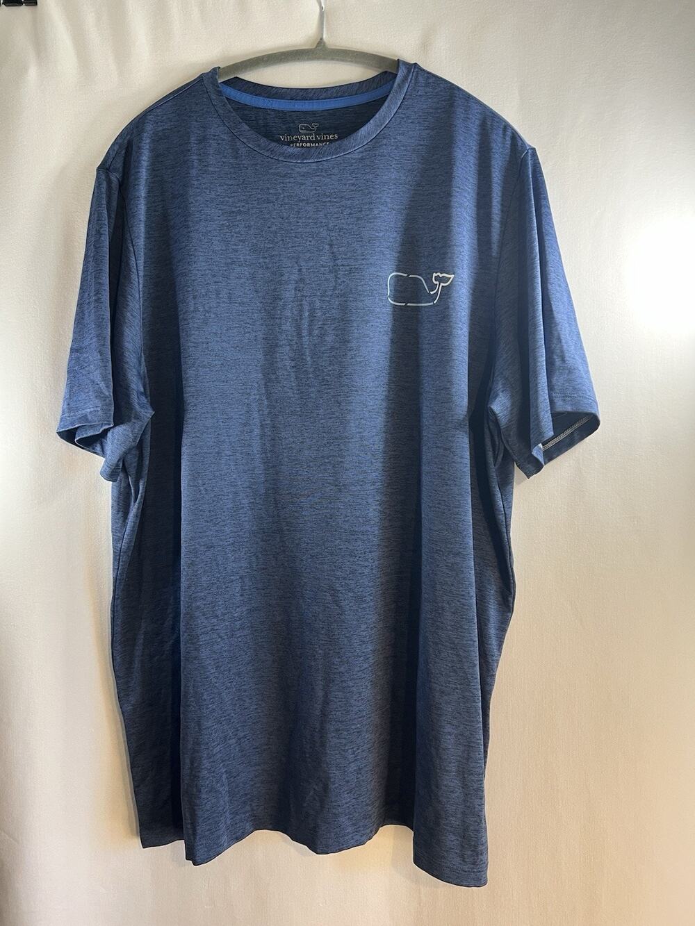 Men’s Blue Vineyard Vines Performance Short SleeveRelaxed fit T-shirt Size L